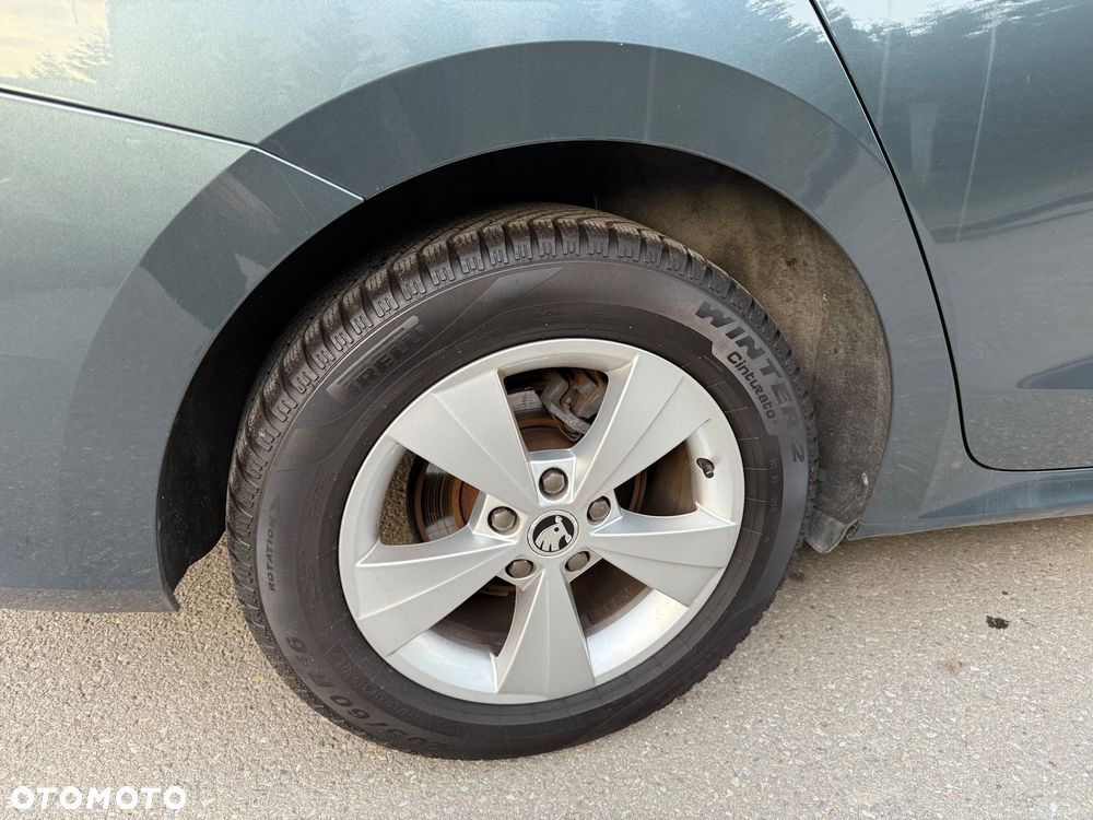 Skoda Octavia 2.0 TDI DSG Sportline - 22