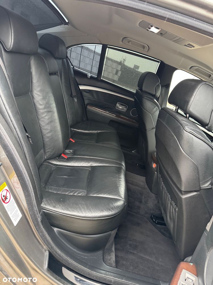 BMW Seria 7 750i L - 19
