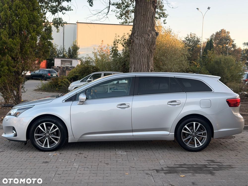 Toyota Avensis 2013 photo 5
