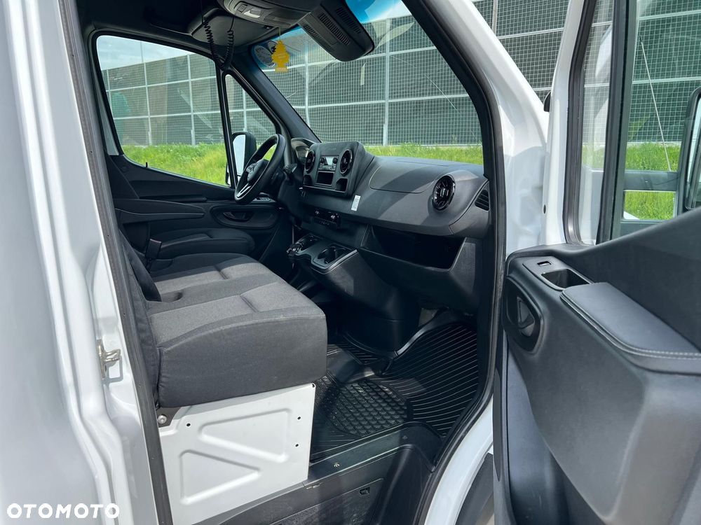 Mercedes-Benz Sprinter - 8