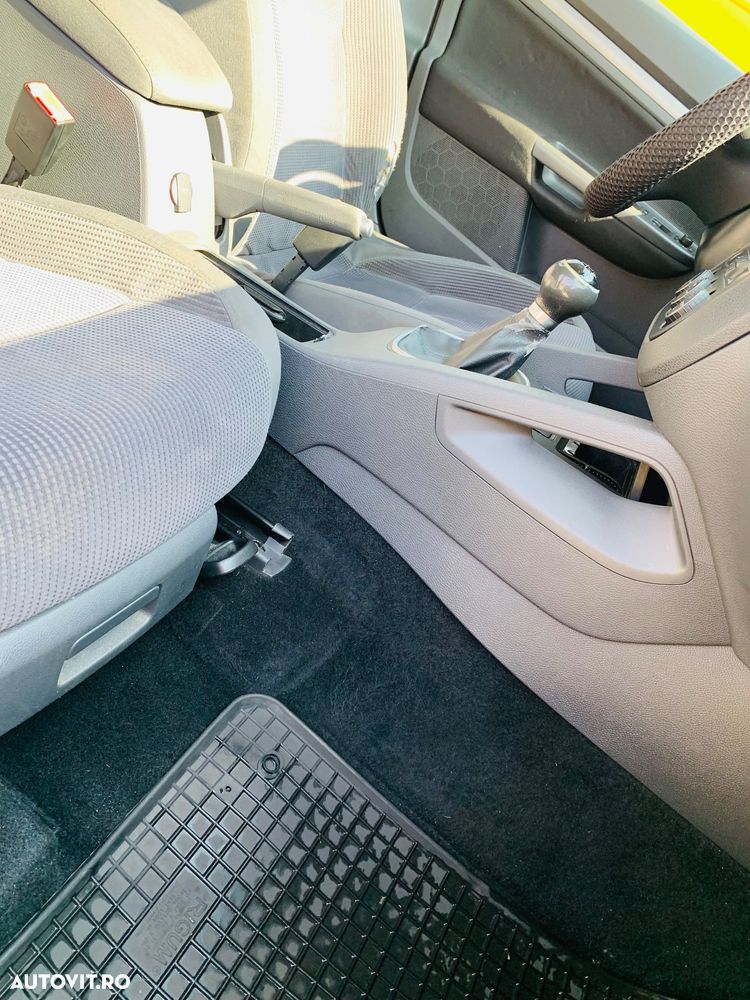 Volkswagen Jetta 1.6 Comfortline - 18