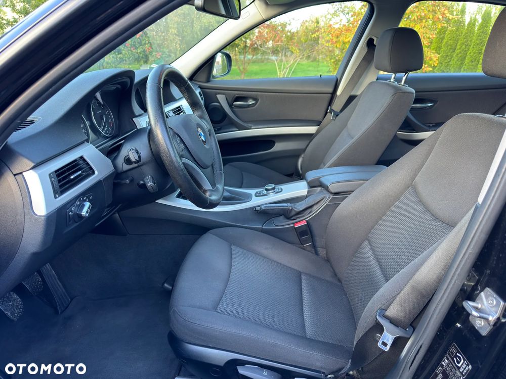 BMW Seria 3 320i Edition Sport - 17