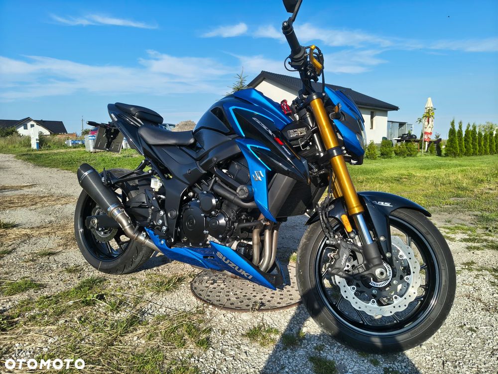Suzuki GSX - 2
