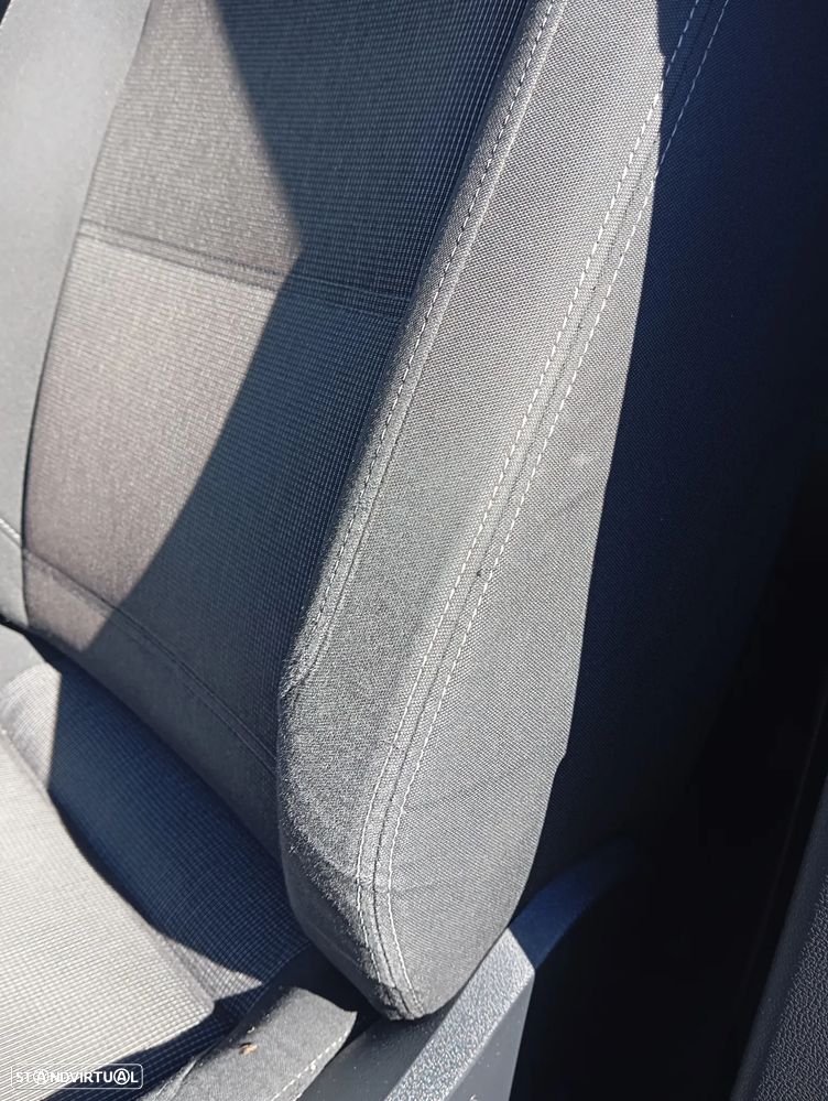 VW Passat Variant 1.6 TDI Confortline - 32