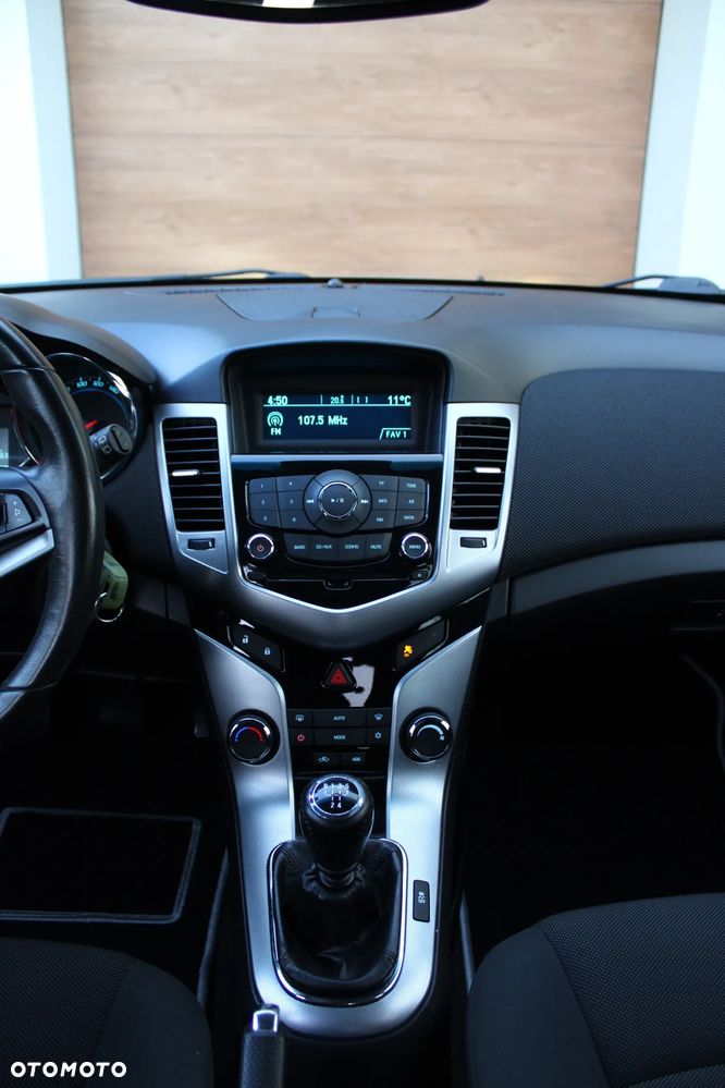 Chevrolet Cruze 1.8 LTZ - 33