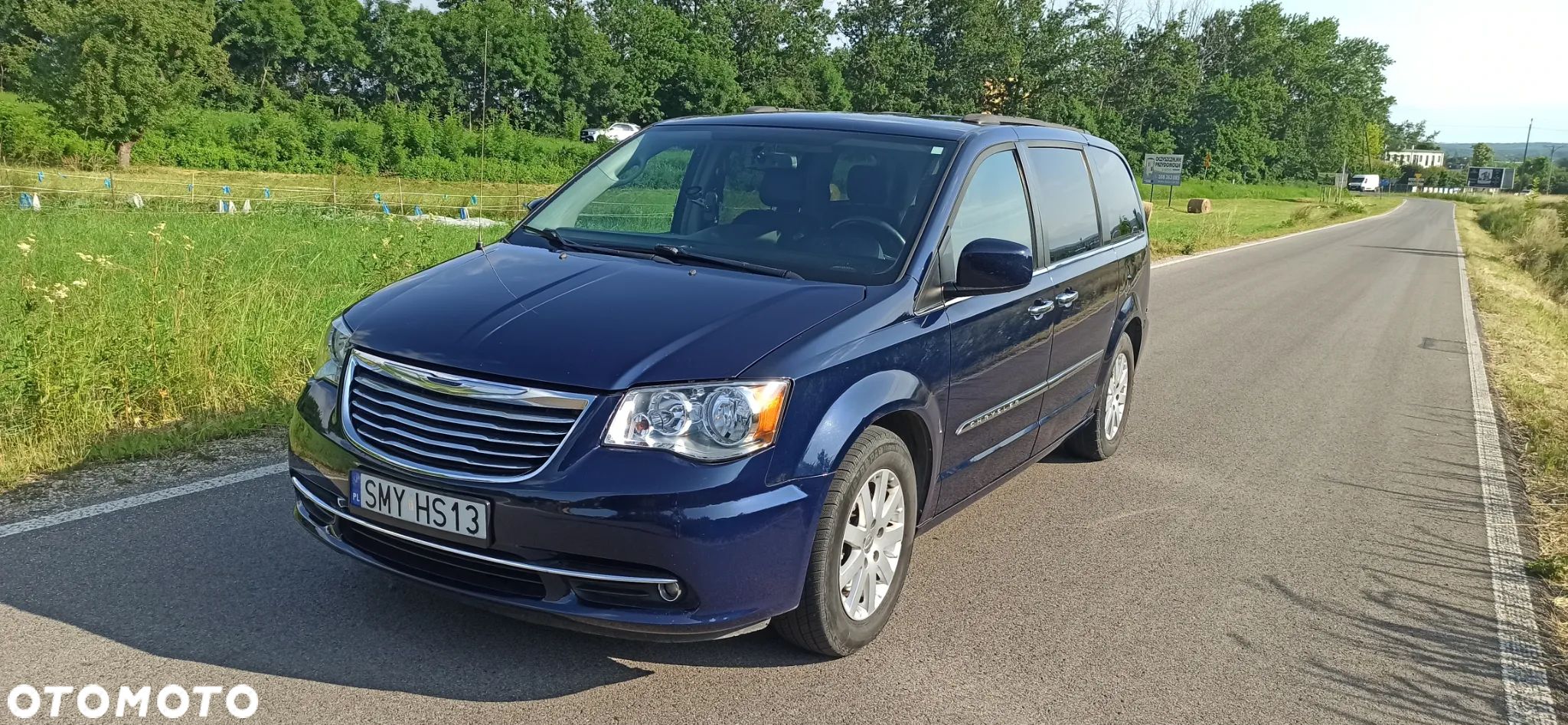 Chrysler Town & Country - 1