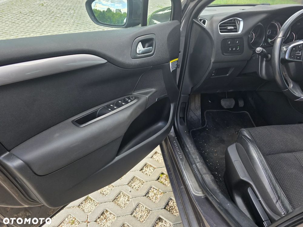 Citroën C4 e-HDi 115 ETG6 Exclusive - 13