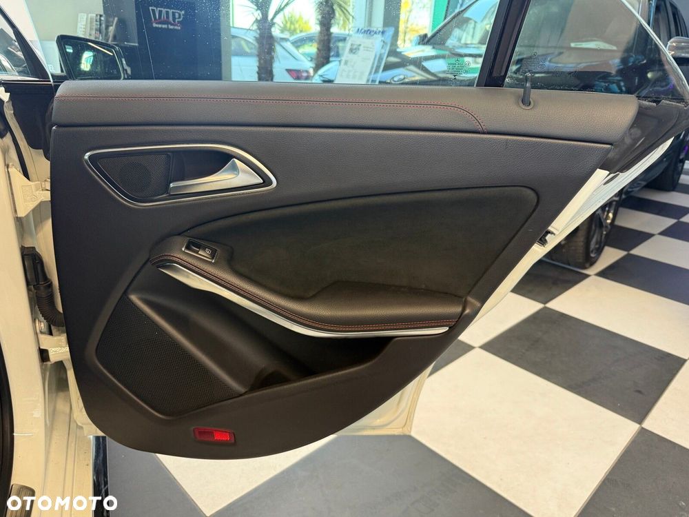Mercedes-Benz CLA - 14