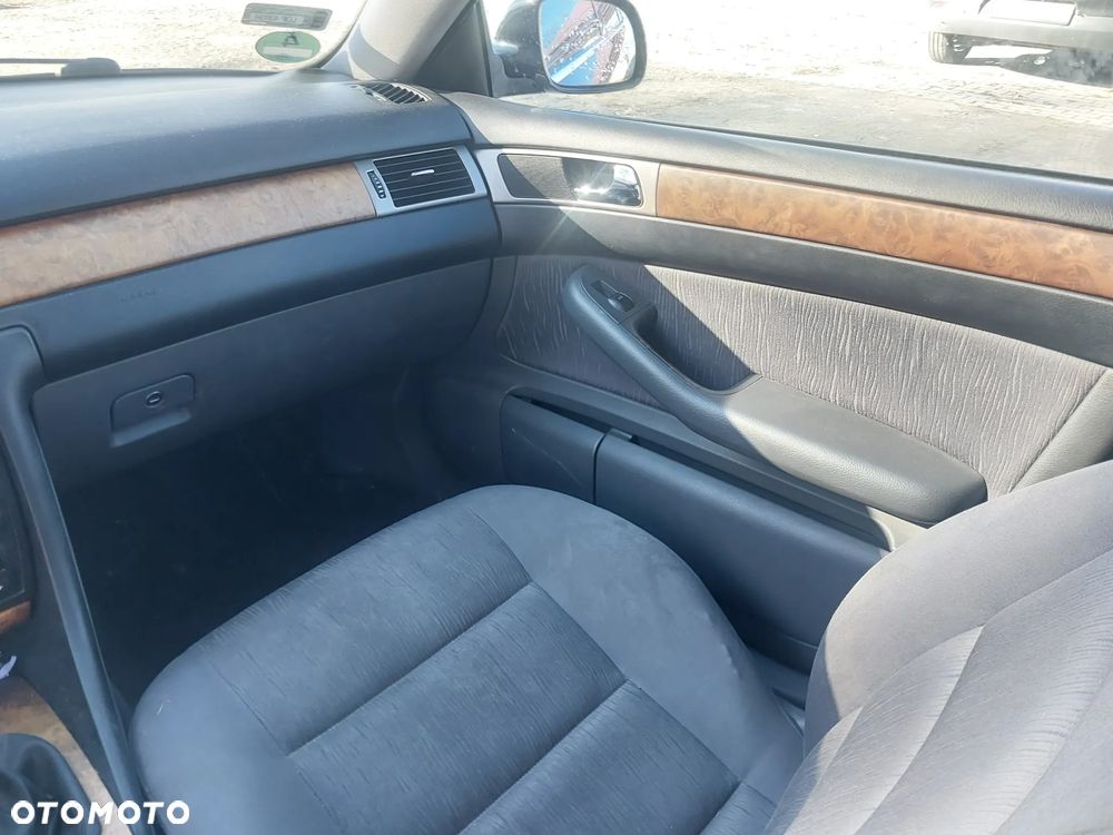 Audi A6 C5 sedan silnik kompletny 1.8 Turbo AEB turbina turbosprężarka cewka wiązka przepustnica przepływomierz kolektor skrzynia biegów DHW sprzęgło dwumasa drzwi lewe prawe klapa błotnik lusterko kolor LY9B czarny maglownica wydech tłumik lampa tył tylna blenda belka rura dolotowa przewód podłokietnik sterownik panel boczki fotele grzane alufelgi szyba dekory NA CZĘŚCI WSZYSTKIE CZĘŚCI - 19