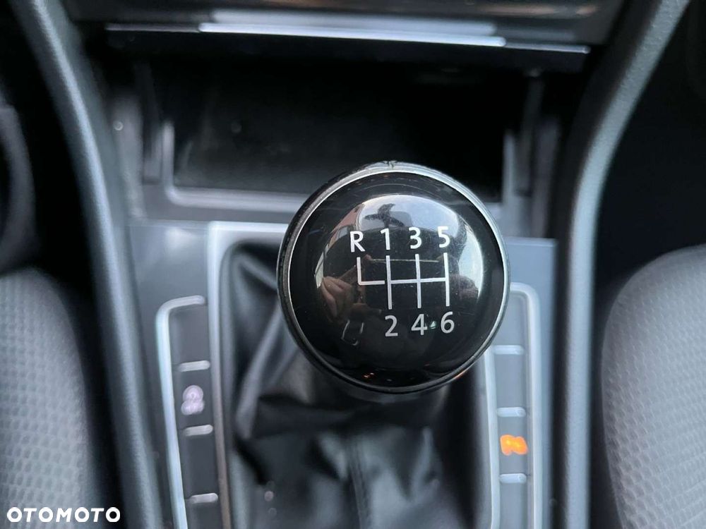 Volkswagen Golf 2.0 TDI Style - 25