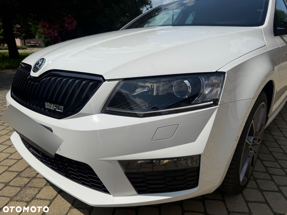 Skoda Octavia Combi 2.0 TDI DSG RS - 16
