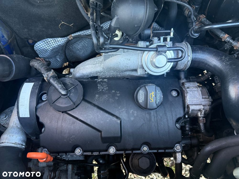 Volkswagen Transporter Caravelle Kurz (5.Si.) - 9