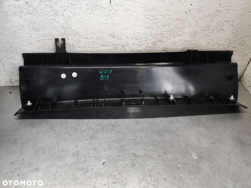 MERCEDES E KLASA W212 OSŁONA NAKŁADKA BAGAŻNIKA A2126900241 - 2