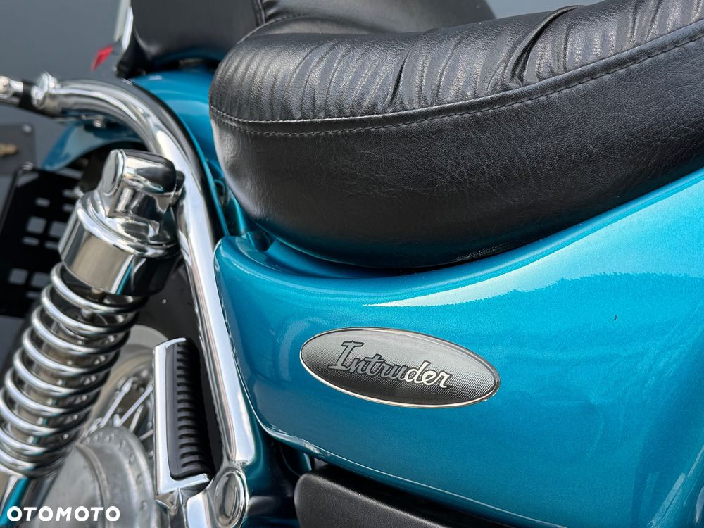 Suzuki Intruder - 17