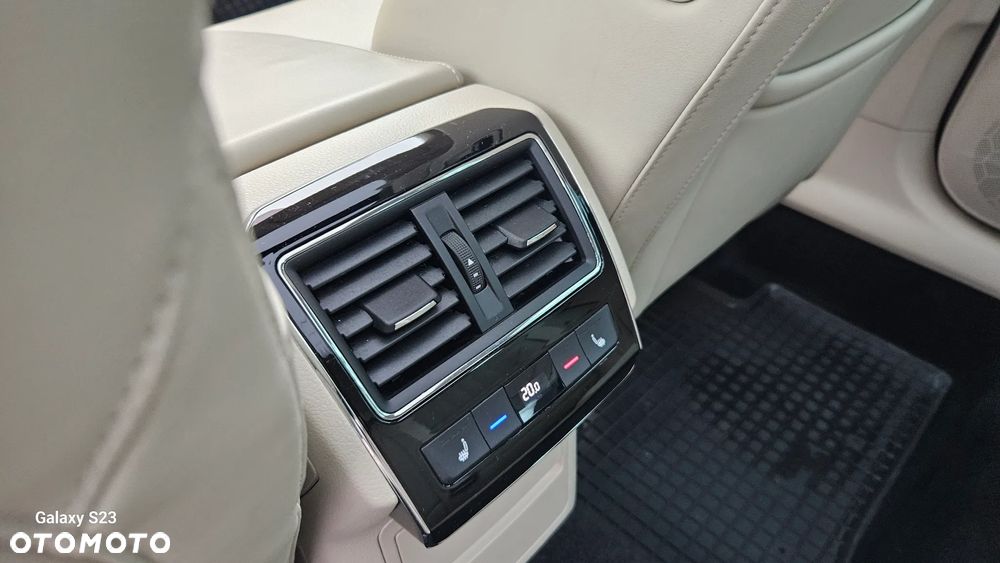 Skoda Superb 2.0 TDI DSG Premium Edition - 17