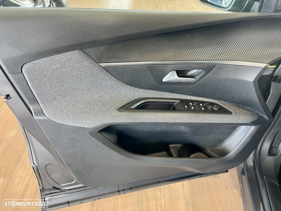 Peugeot 5008 PureTech 130 EAT8 Stop & Start Active Business-Pack - 24