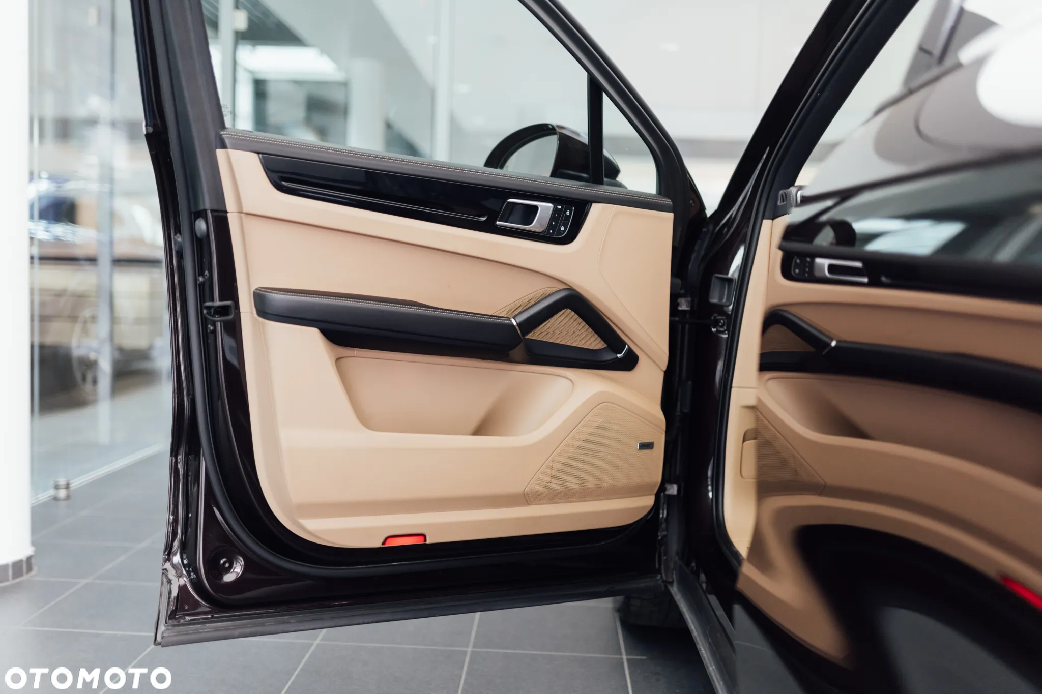 Porsche Cayenne Standard - 17
