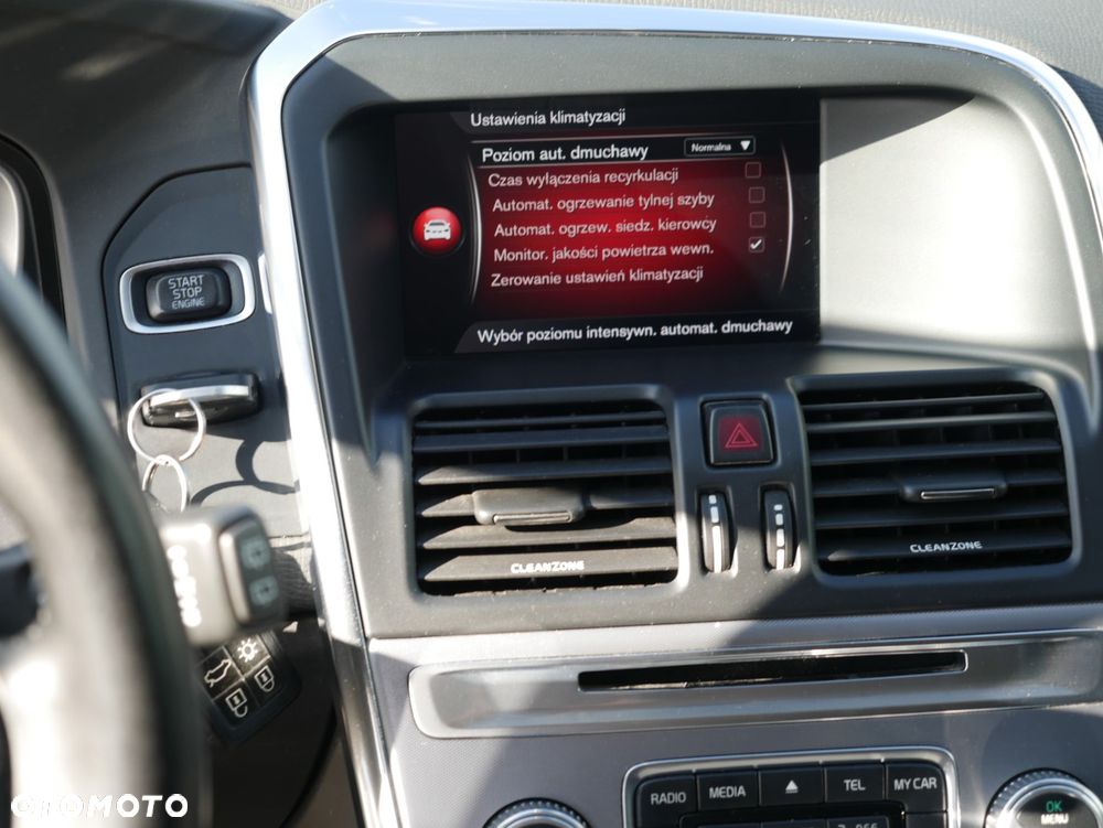 Volvo XC 60 D4 AWD Momentum - 15