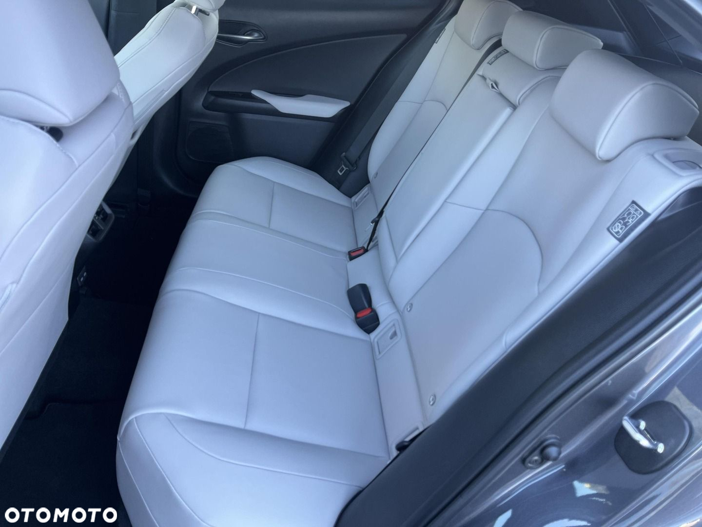 Lexus UX - 14