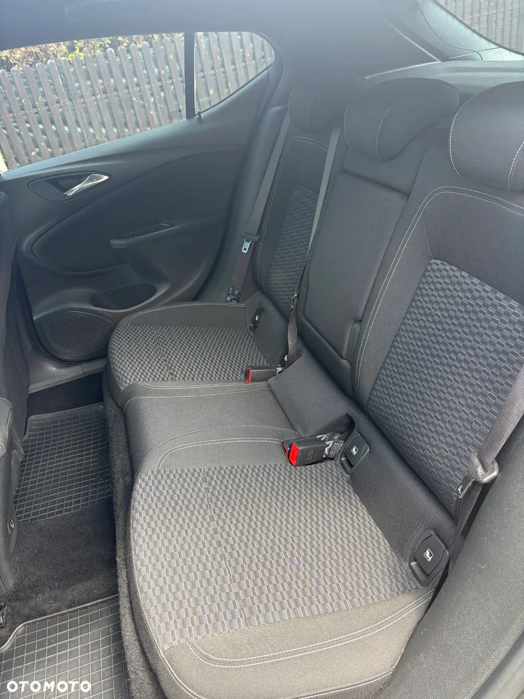 Opel Astra 1.4 Turbo Business - 11
