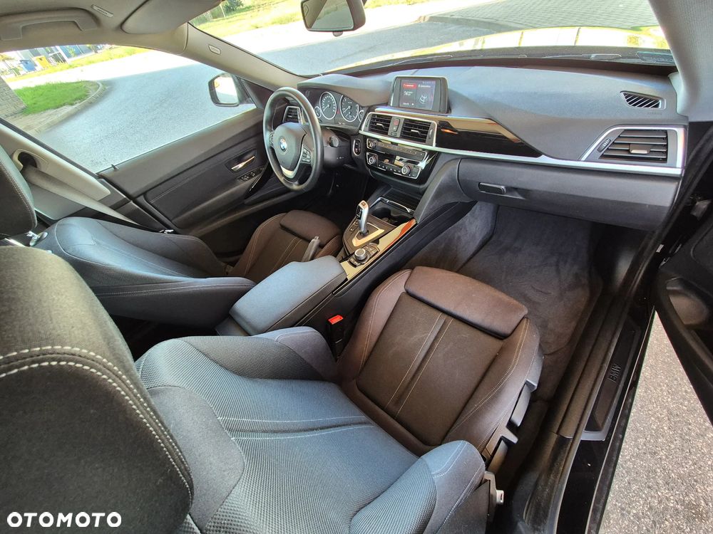 BMW Seria 3 320i GPF xDrive - 17