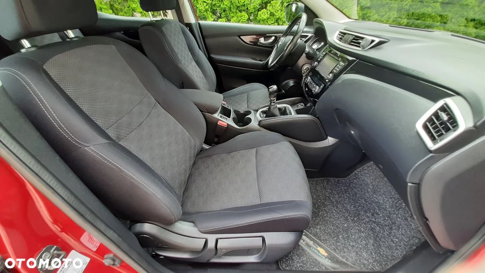 Nissan Qashqai 1.2 DIG-T N-Vision - 31