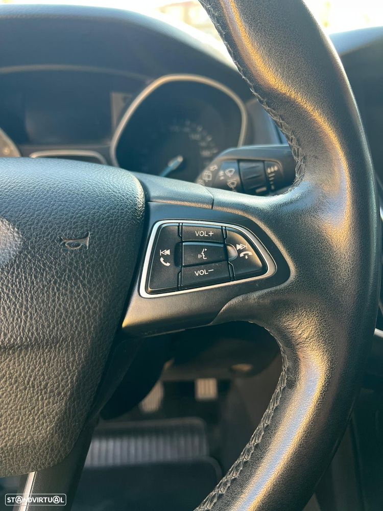 Ford Focus 1.0 SCTi Titanium - 7