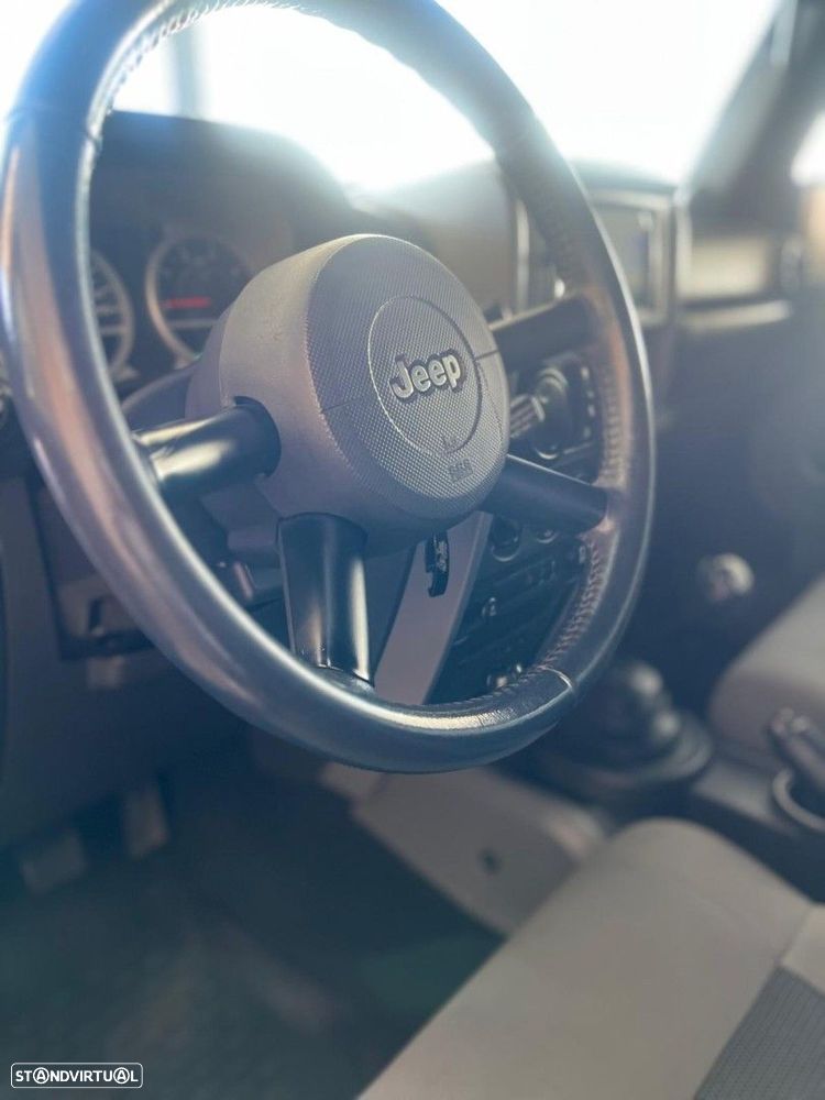 Jeep Wrangler Unlimited 2.8 CRD DPF Sport - 17