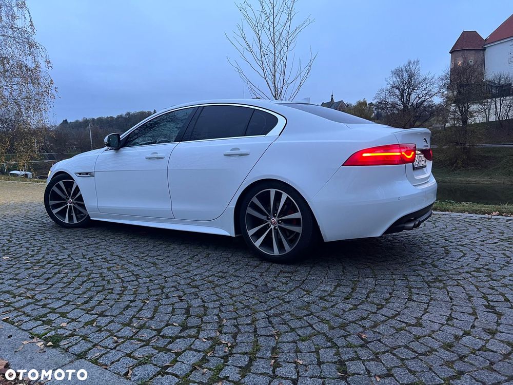 Jaguar XE 20d R-Sport - 9