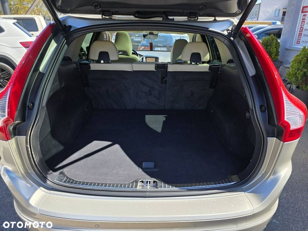 Volvo XC 60 T5 Geartronic Kinetic - 32