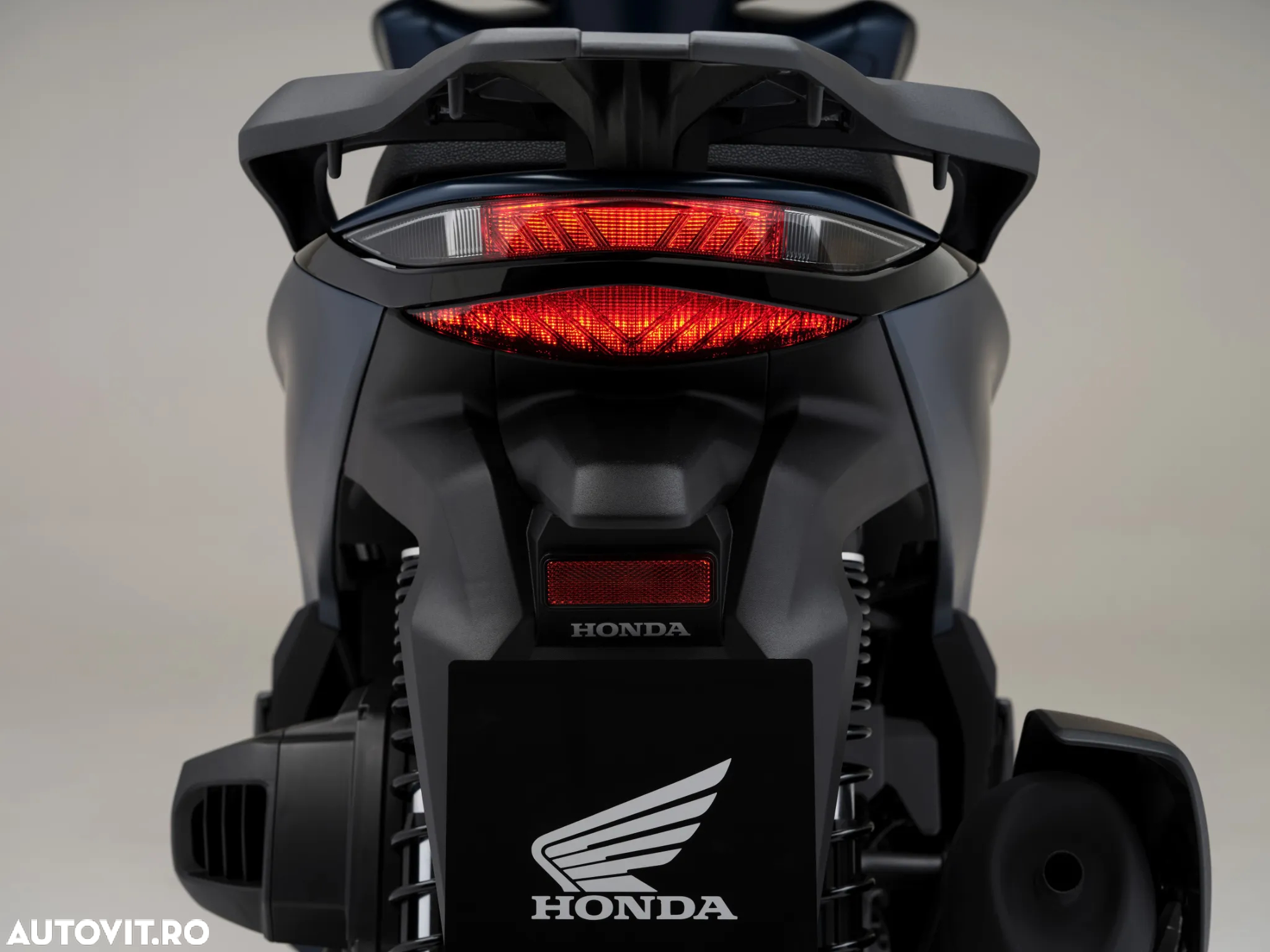Honda SH 350i - 11