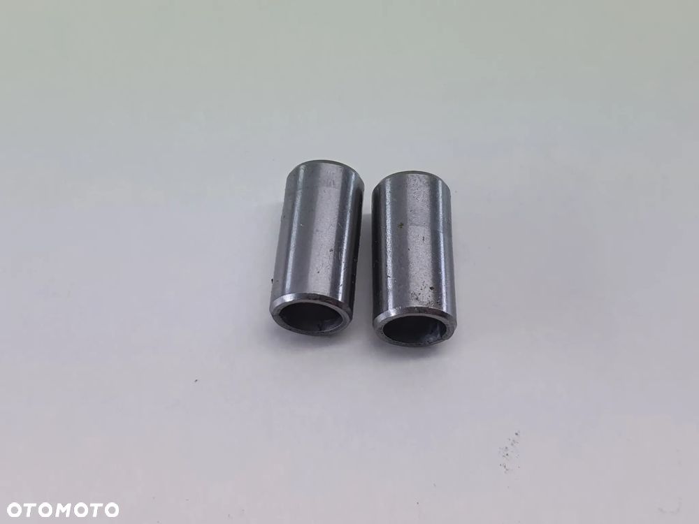 SUZUKI GSR 750 11-16 DEKIEL POKRYWA + ŚRUBY - 21