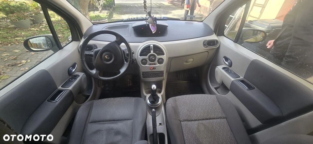 Renault Modus 1.6 16V Cite - 11