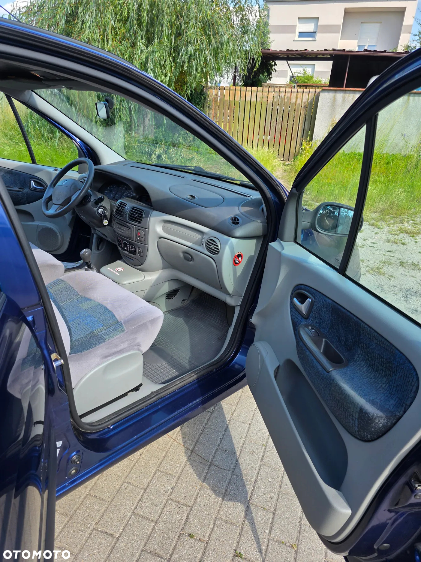 Renault Scenic 1.4 16V Family - 12