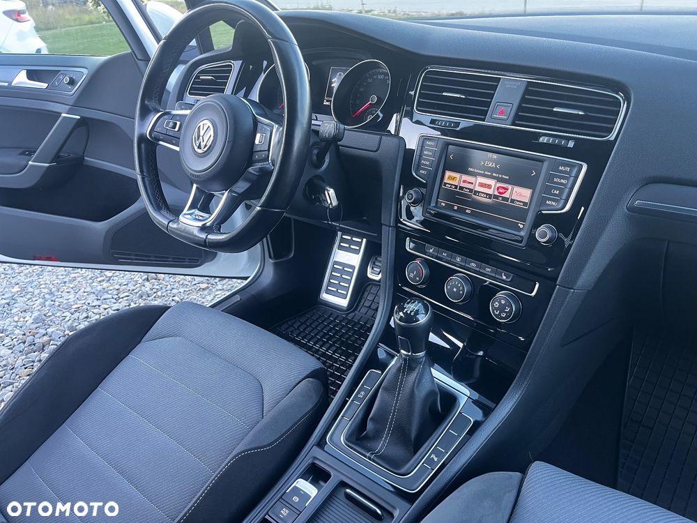 Volkswagen Golf - 26