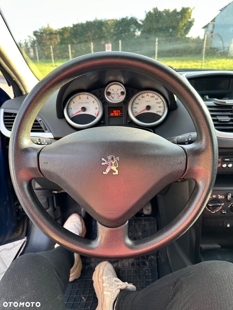 Peugeot 207 1.4 - 14