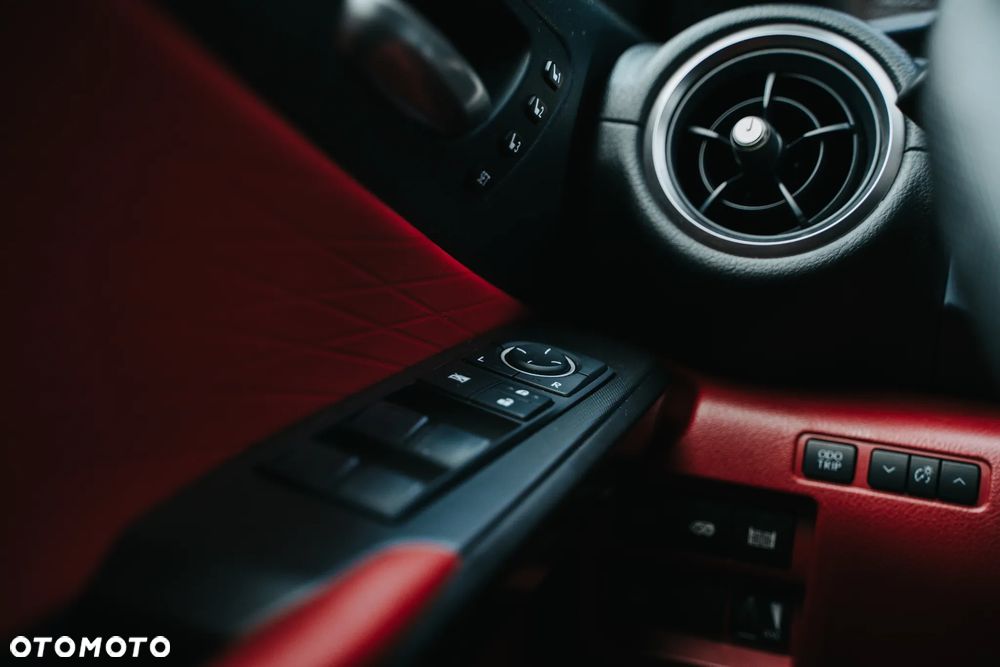Lexus IS - 20