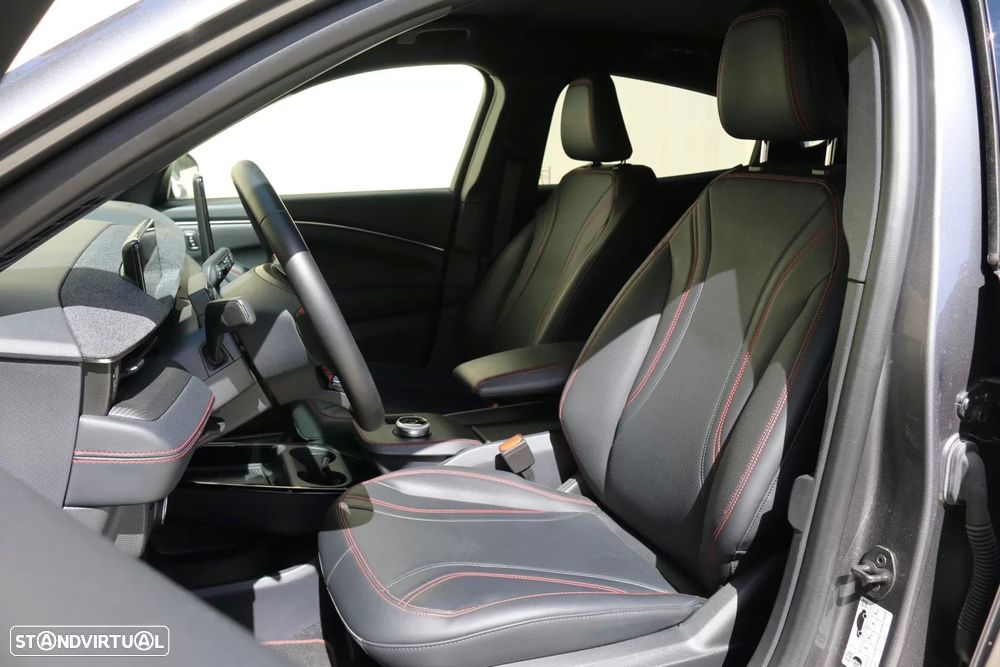 Ford Mustang Mach-E Premium AWD - 13