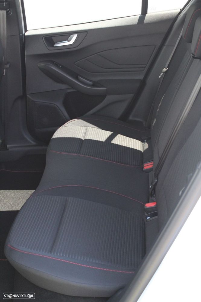 Ford Focus 1.0 EcoBoost MHEV ST-Line Aut. - 15