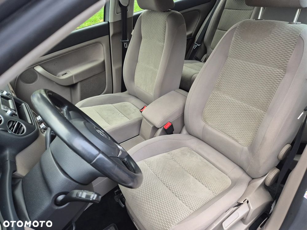 Volkswagen Golf Plus 2.0 TDI DPF DSG Team - 13