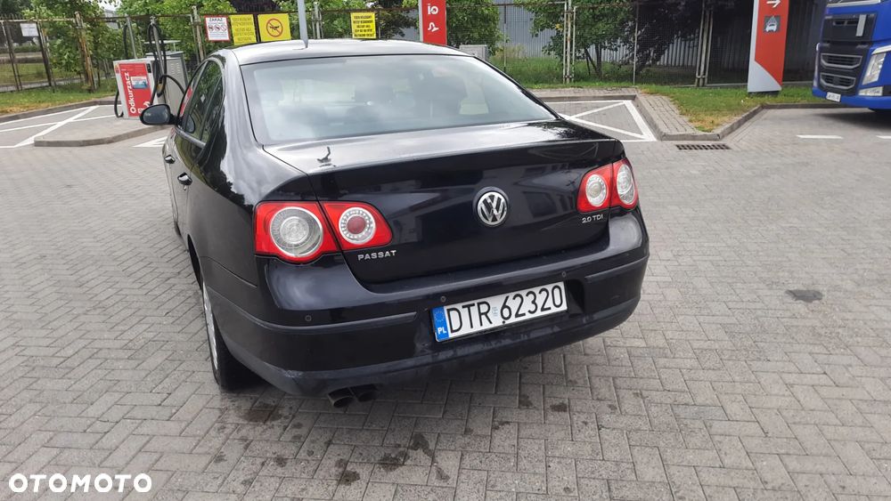 Volkswagen Passat 2.0 TDI Comfortline - 5