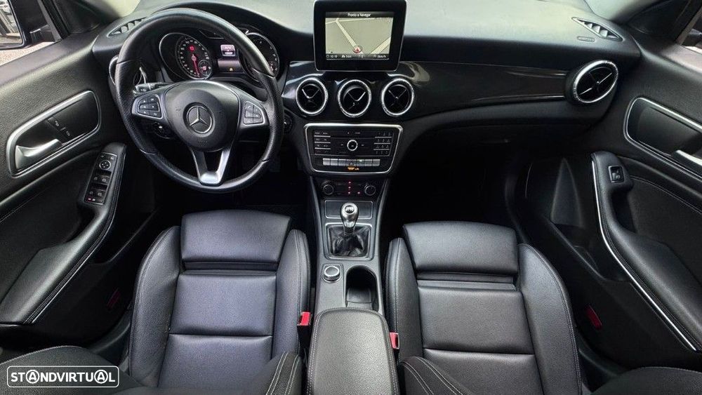 Mercedes-Benz CLA 180 d Shooting Brake - 13