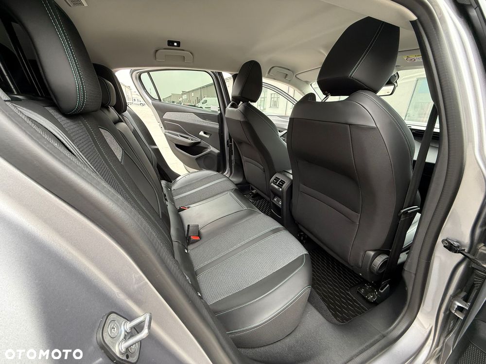 Peugeot 308 1.2 PureTech Allure Pack S&S EAT8 - 18