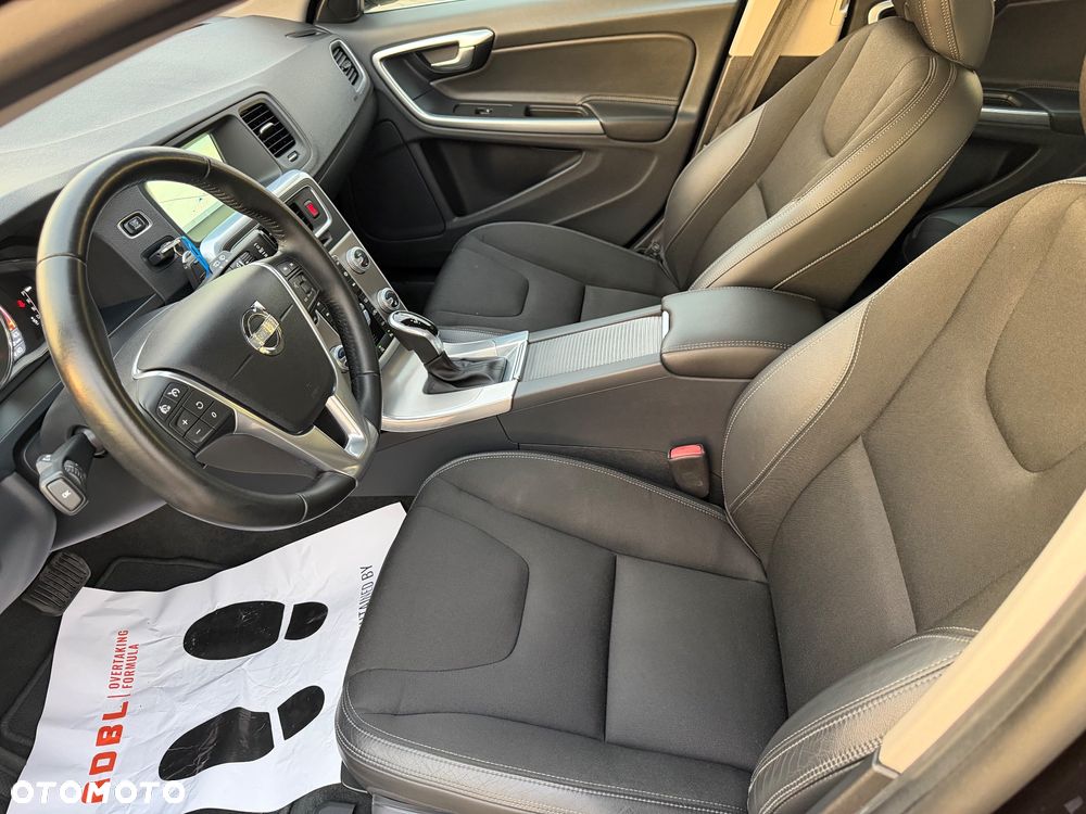 Volvo V60 D3 Geartronic Summum - 12