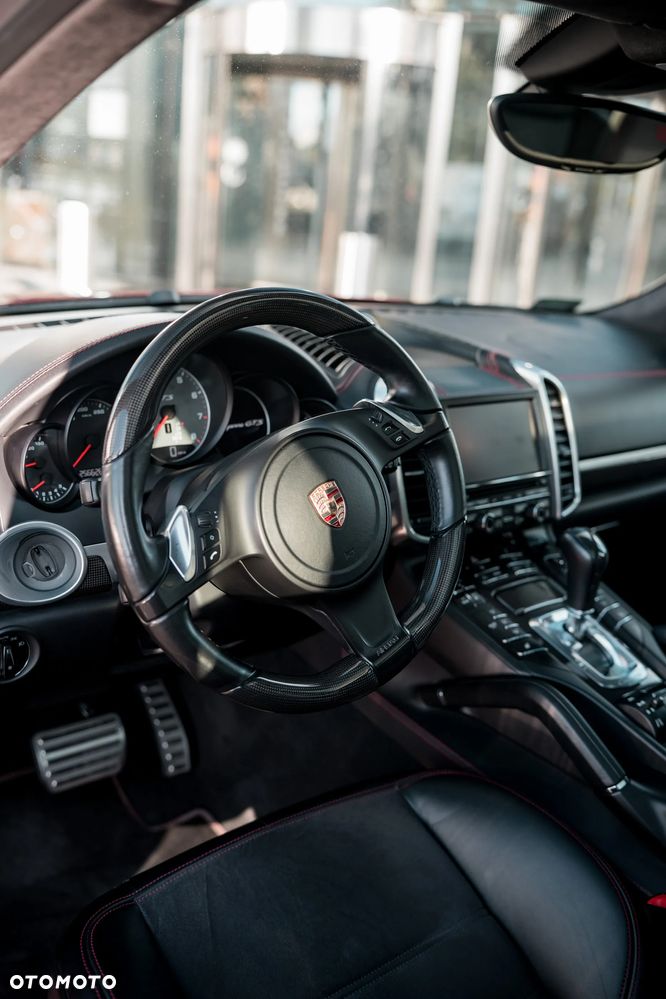 Porsche Cayenne GTS - 26