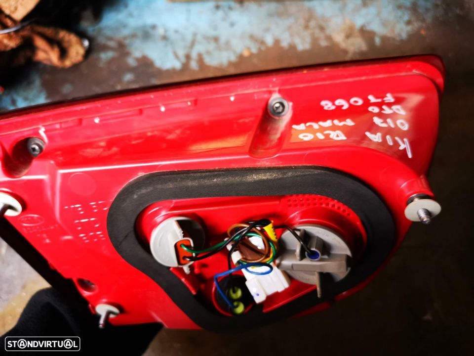 KIA RIO IV FAROLIM TRÁS DTO - FT068 - 6