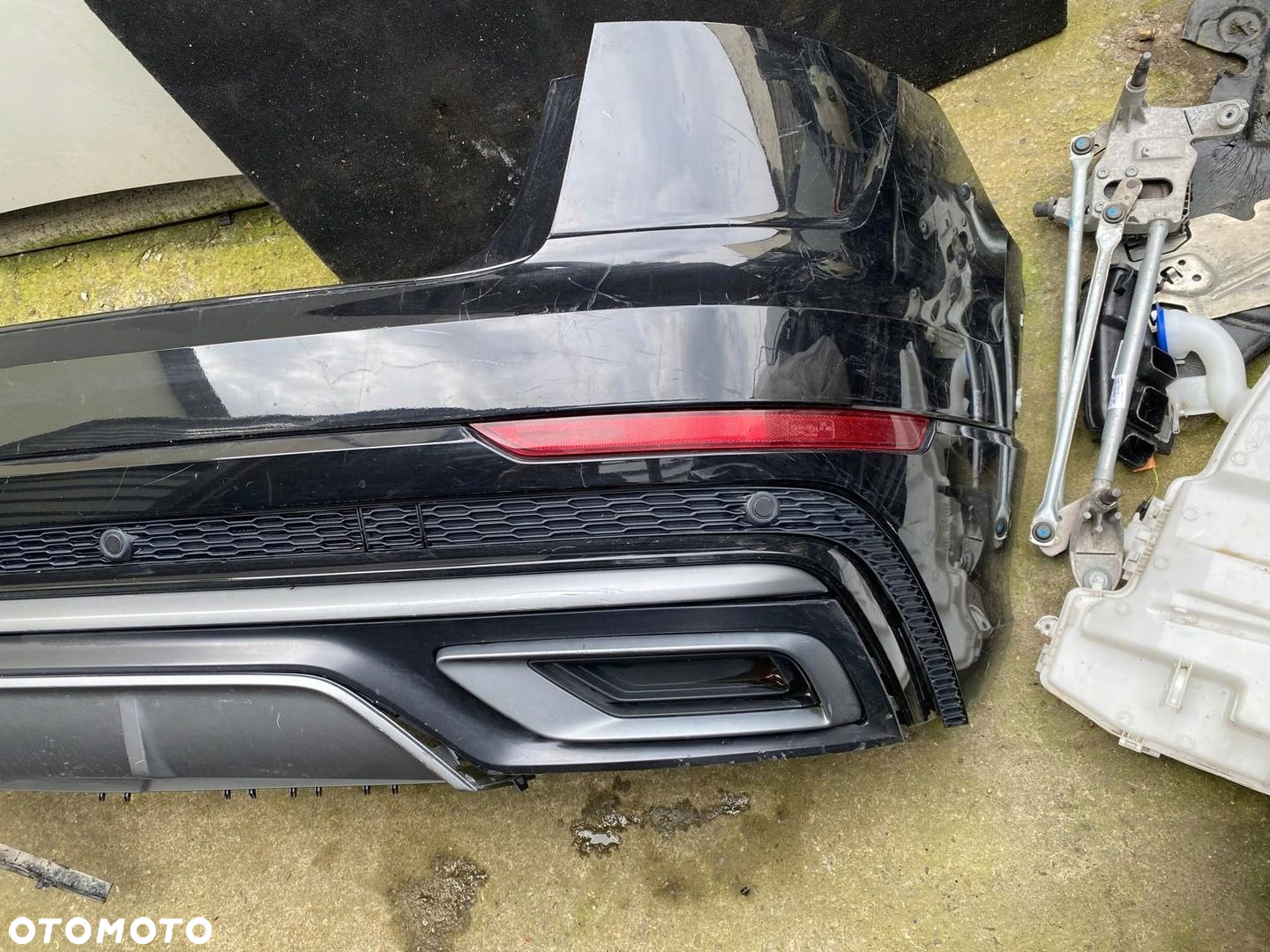 ZDERZAK TYŁ TYLNY AUDI Q8 - 3
