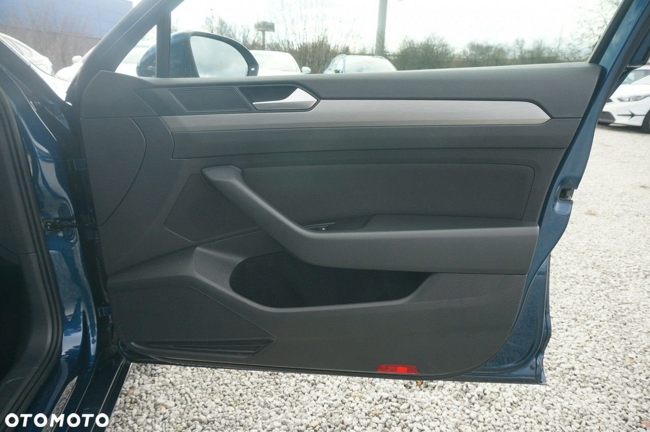 Volkswagen Passat 2.0 TDI EVO Essence - 26