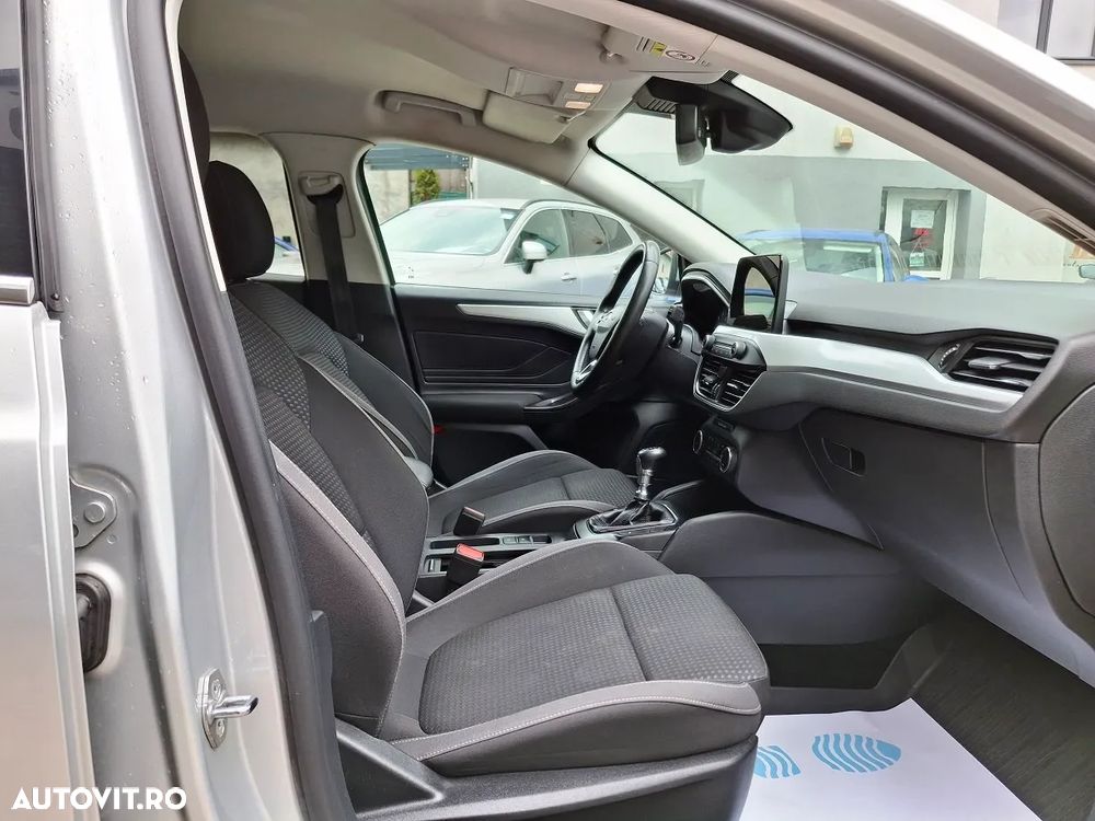 Ford Focus 1.5 EcoBlue Connected - 12