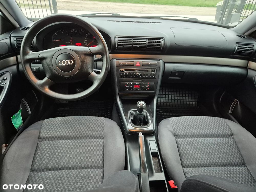Audi A4 Limousine - 18